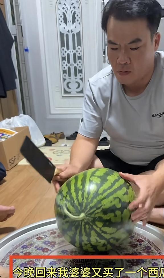 真实还原吃瓜,一场真实吃瓜事件的背后真相