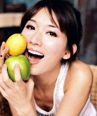 老美女吃籽瓜,回味无穷的乡村风味